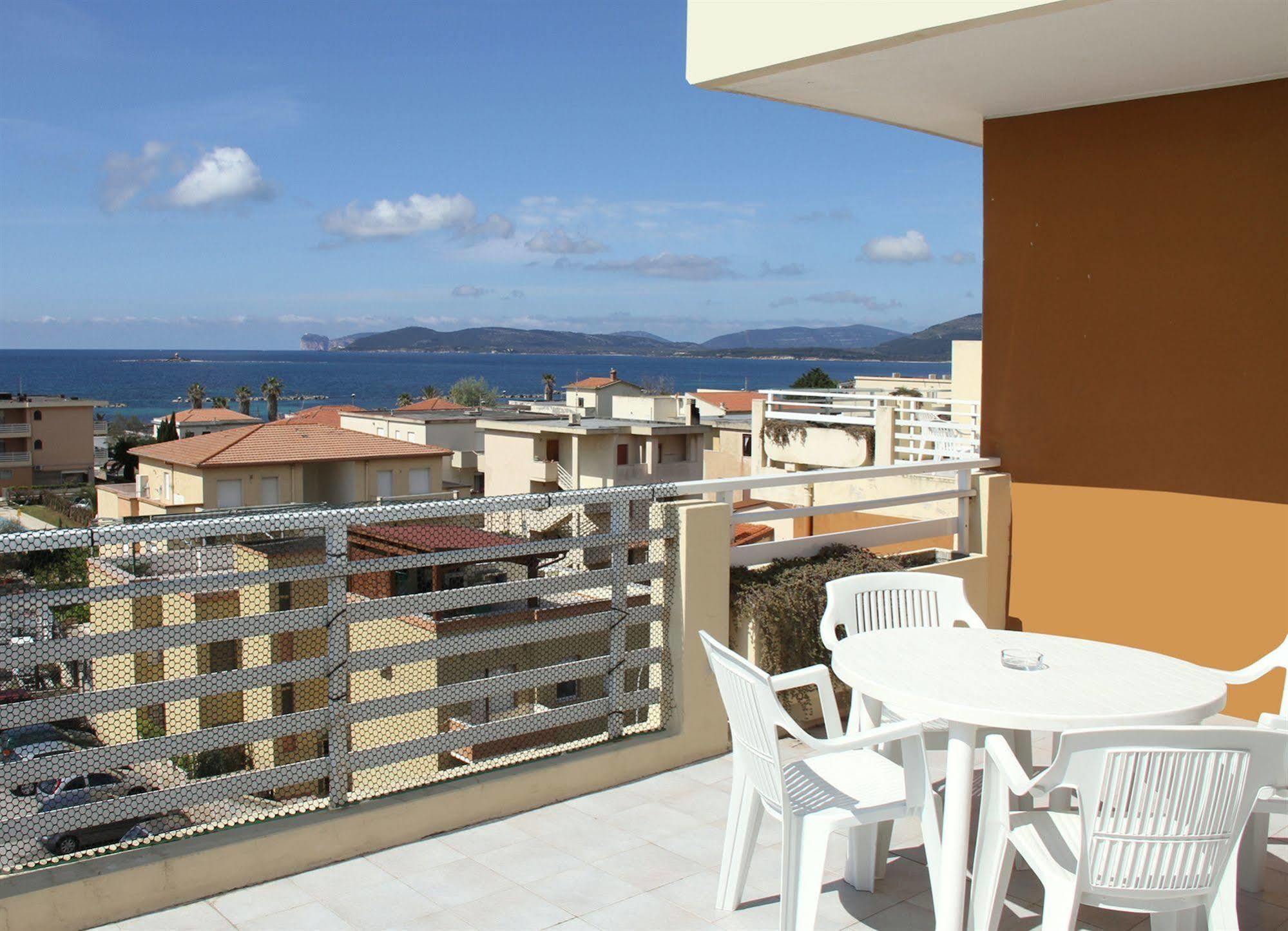Gardenia Casa Vacanze อาลเกโร ภายนอก รูปภาพ